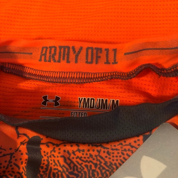 Under Armour NWT Boys Army of 11 Heatgear Orange - Picture 7 of 8